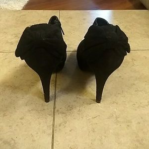 Impo Black Bow Heels Size 10